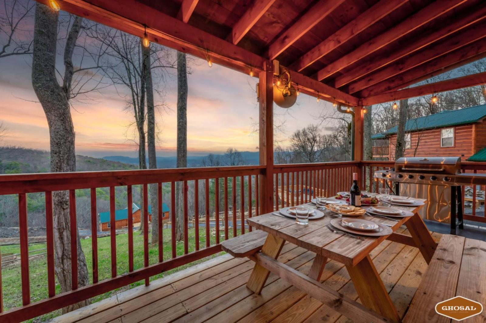 Heavenly Heights By Ghosal Luxury Lodging Севьервилл Экстерьер фото