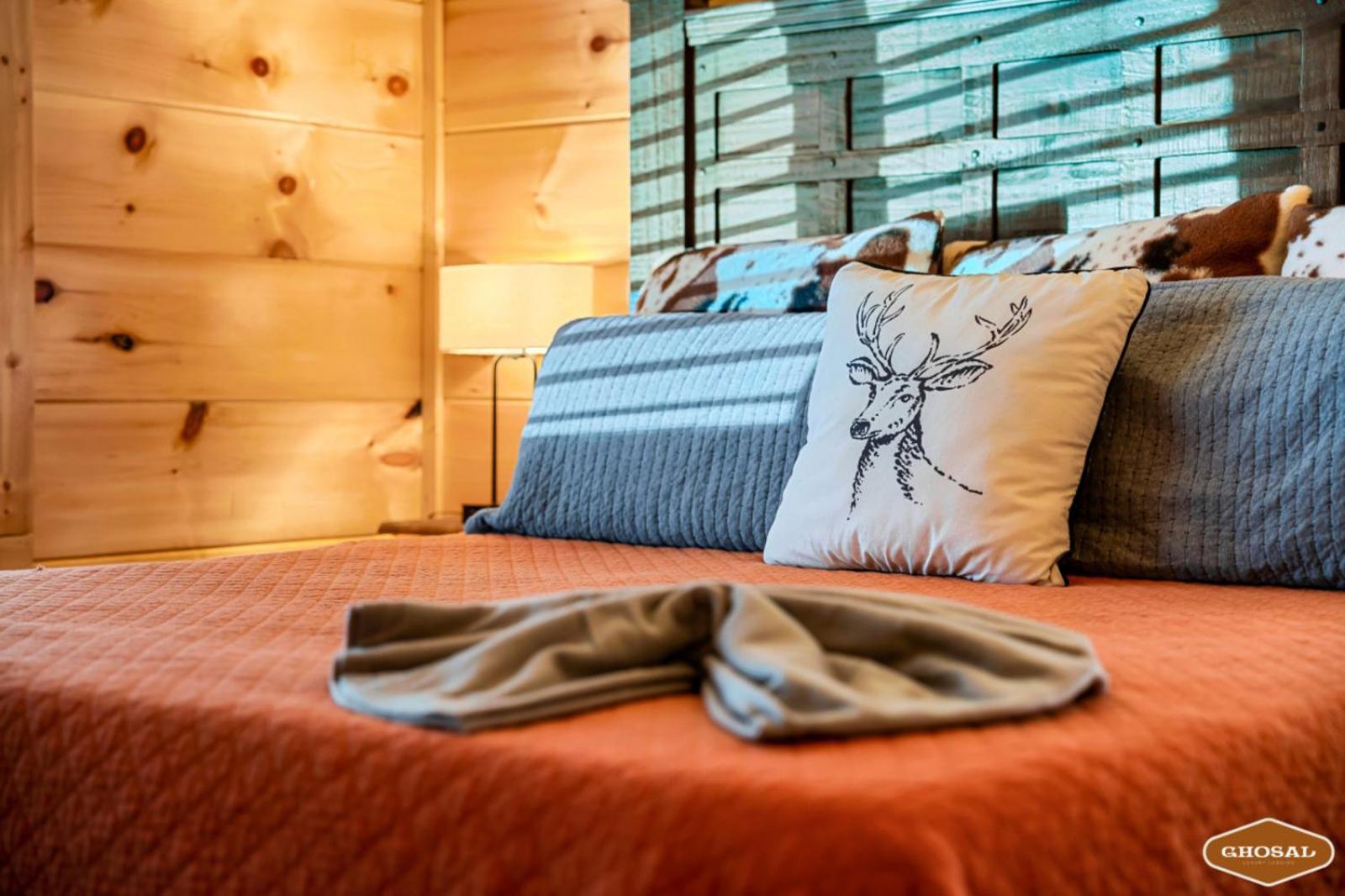Heavenly Heights By Ghosal Luxury Lodging Севьервилл Экстерьер фото